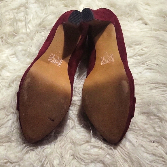 MRKT **Claire suede Burgundy/plum tuxedo bow loop heels - Picture 6 of 8